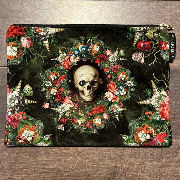 Vogliobene pouch with skull and flowers - Picture 1 of 15